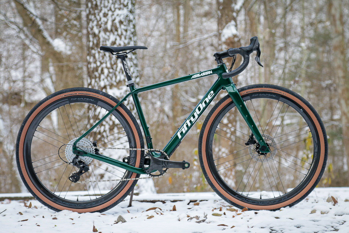 La bicicleta de grava FiftyOne Bikes Assassin apunta a la versatilidad con geometría ajustable, tamaño estándar
